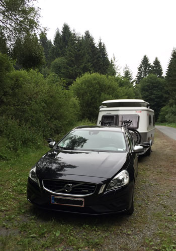 Selvforsyning er dejligt - når campingpladsen i Schwarzwald har glemt at opdatere åbningstider på deres hjemmeside.