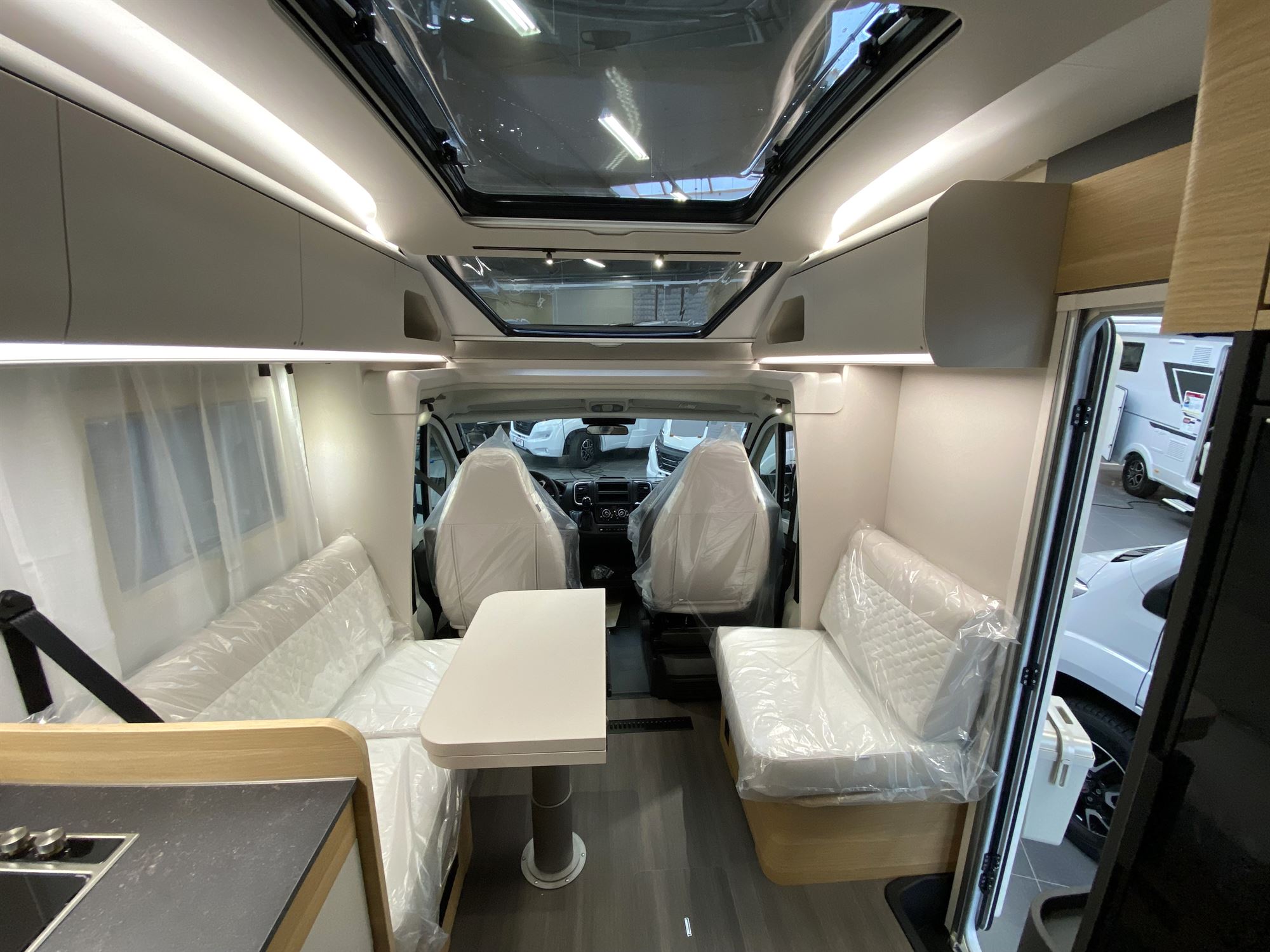 Nyhed Adria Coral Axess 650 DL - se den i påsken